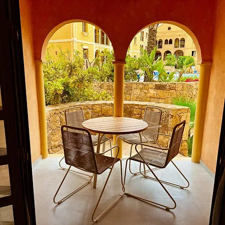 Resort Desert Springs